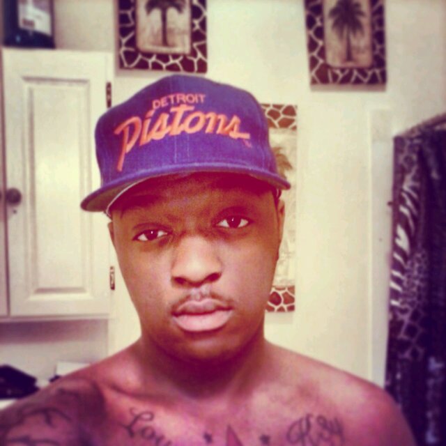 Just a real nigga name K3y contact me @ K3yOnDatThang@gmail.com #RealRecognizeTheSquad #3R #GISOA #SquadLife