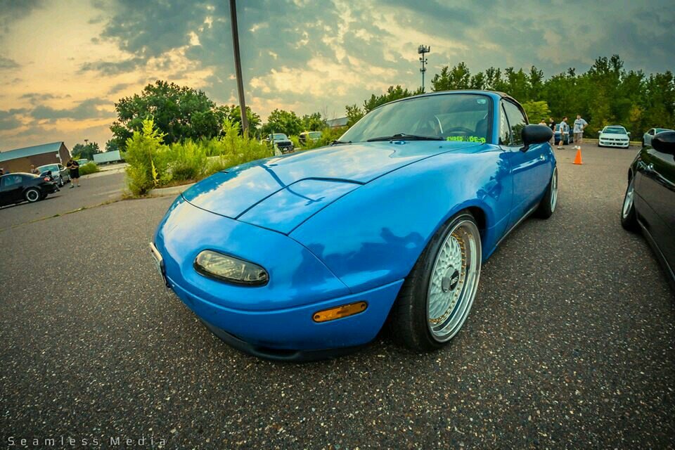 I love cars and going to the gym.