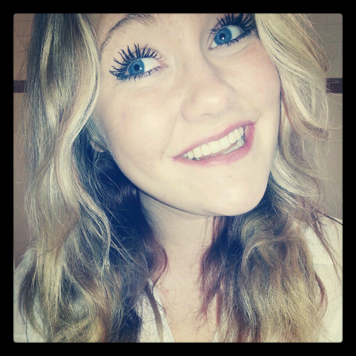 ElizabethJune95's profile picture. 