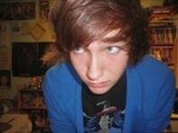 Hellur, I'm Gunner. 16, Sophomore in high school. I love Apple products & pro wrestling. I'm obsesse