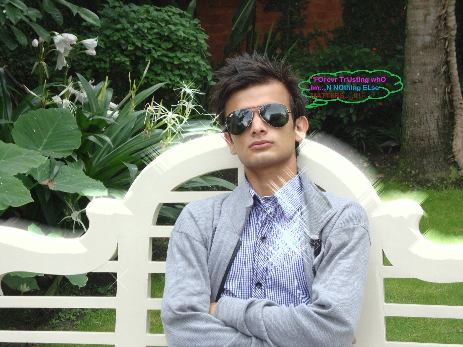It bachelor,plays guitar,loves football n cricket