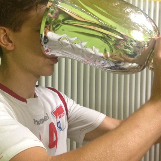 Tiefflieger, handballer & jallerone-organisator