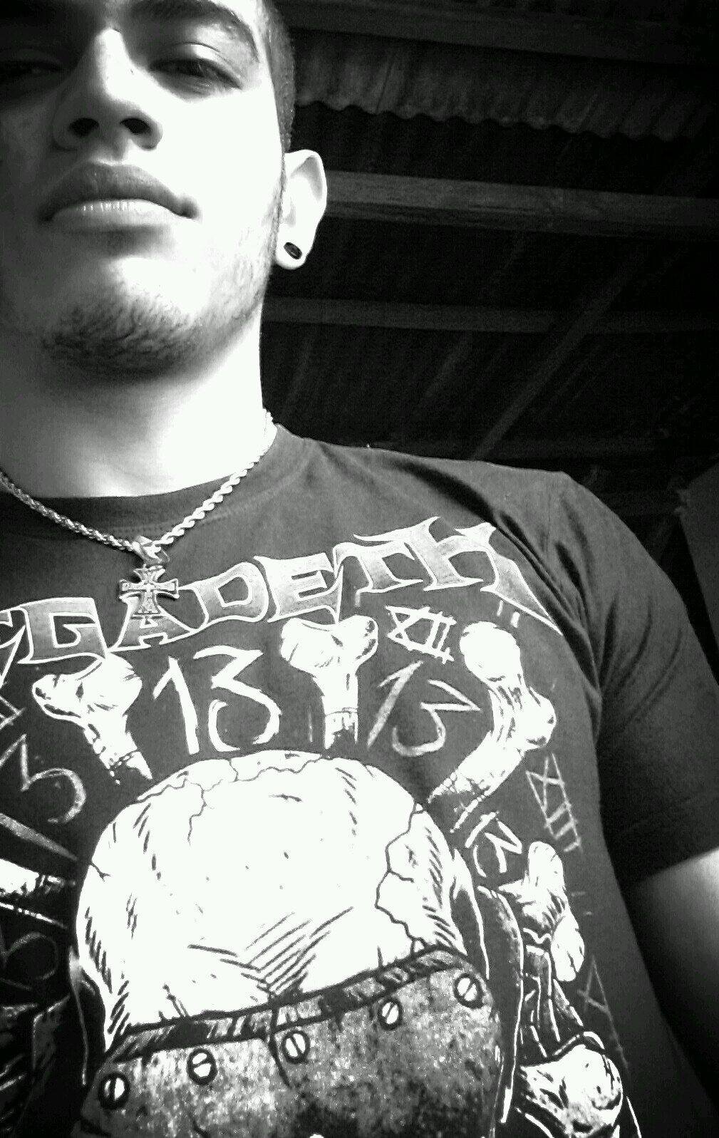 METAL IS THE LAW,horror games /movies \O/ Nao desista,persista,braços cruzados ti dao Cc e nao oq vc mais quer :)