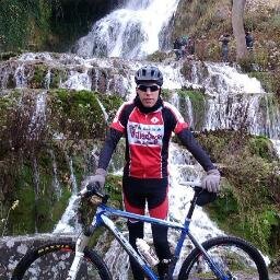 Villadieguense. Aficionado corredor de Mountain Bike.  Estudiante de Informática.