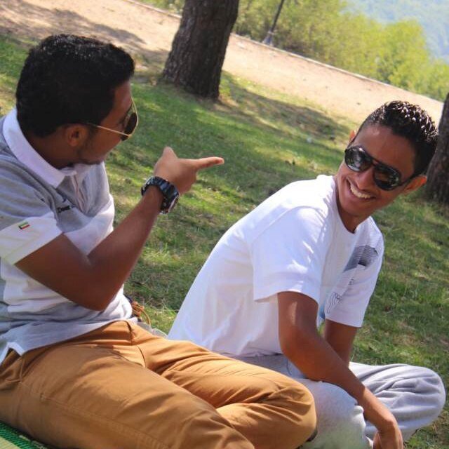 Al_douwaisan's profile picture. مآتت قلووبـ الناآس مآتت من آلنخوهـ يمگنـ نسينآ ڤيـ يـوم إن العربـ إخوهـ