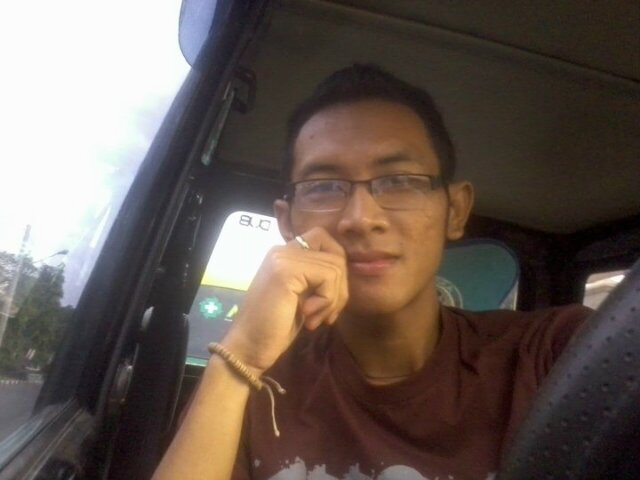 Tidak dpt mnjlskan scr detaiL ttntng diri sy. tidak dpt mngukur  menilai tntng diri sy sndiri. krn sy hidup bkn untk mnjlskan, mngukur & menilai.  but memahami.
