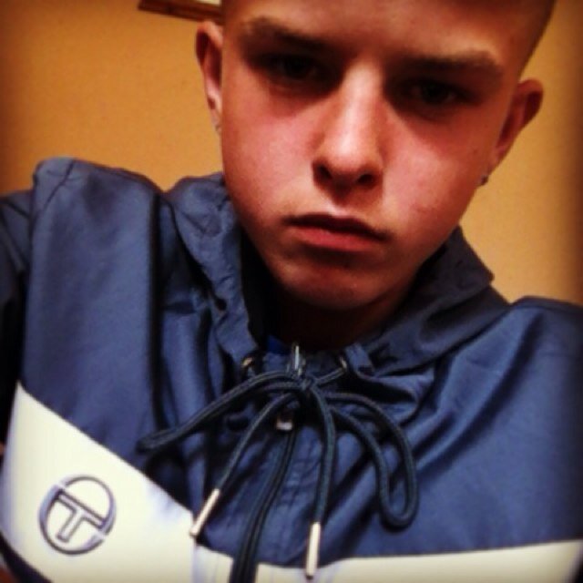 kezbomb15's profile picture. Basically im 16, single, lifes boring as fxck! Facebook- kester wilde Snapchat- kester69