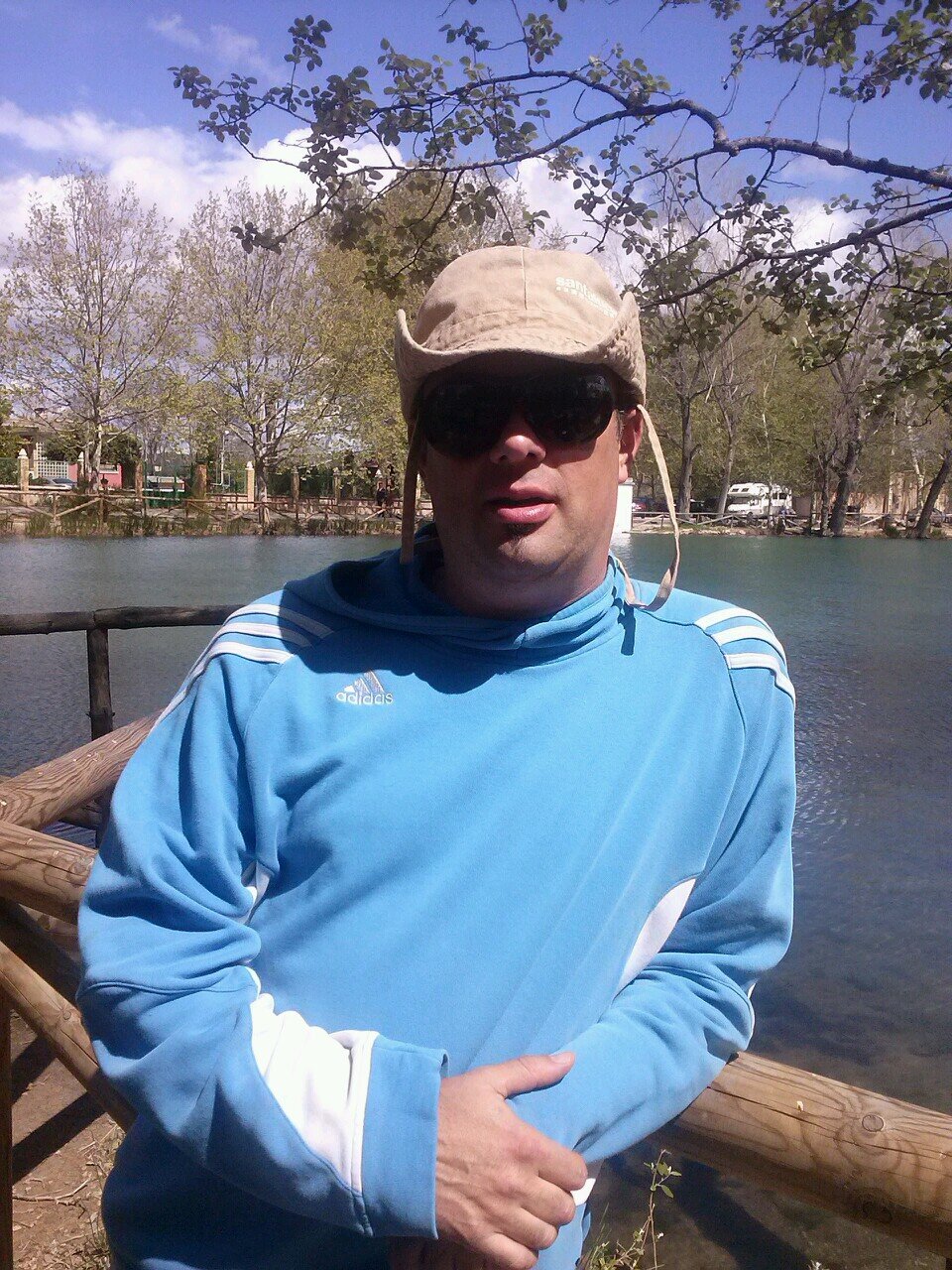 Eutimiolerin's profile picture. No soy nada en especial.....pero tantas en particular