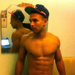 sedihweh's profile picture. ‏ teman hidup dikala keseorangandan kesunyian ini