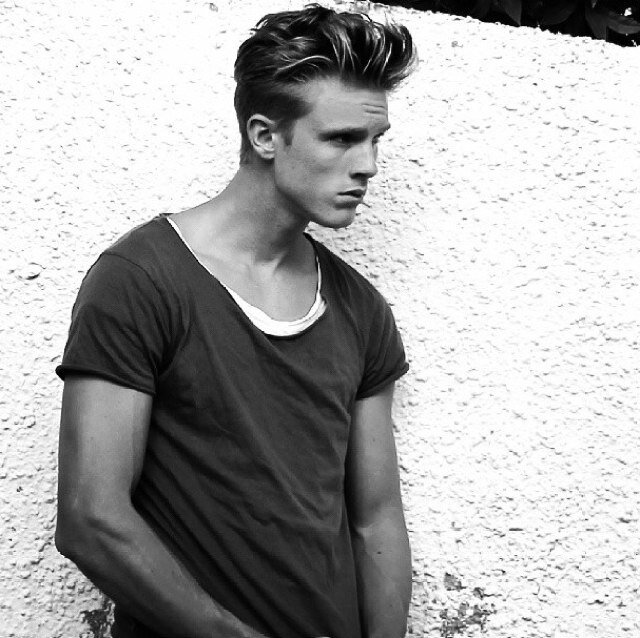 Give a little time, I'm swimming back to you. | Single-RP | #Micheron