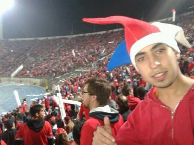 Estudiante de ingeniería civil en la universidad Adolfo Ibañez, hincha de colo colo