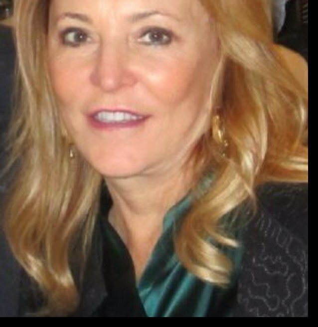 Social Business Consultant. Volunteer grant writer. Travel nut. Domestic queen. Empowerment of women enthusiast.