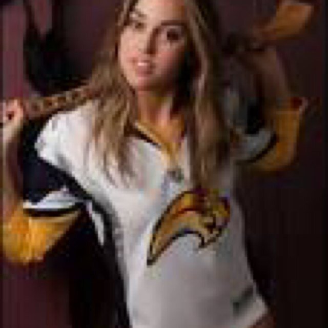 HockeyLesbian's profile picture. I live in a city full of drunks because we all love our professional sports teams yet they always disappoint. Goalie. No goal '99. Buffalo.