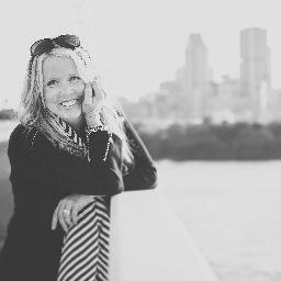 DreReader's profile picture. Conférencière, professeure, passionnée de Dieu