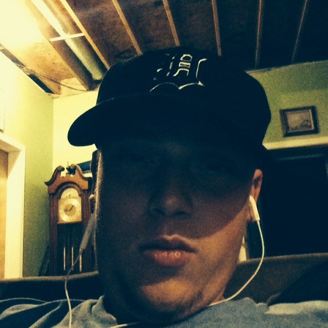 Im a daddy of TWO beautiful babies. Im a country boy. im out in tipton so hit me up if you wanna chill.