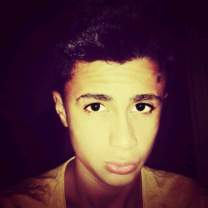 اكتر من اول احبك ~_~ بس ما ابغا اقول♥