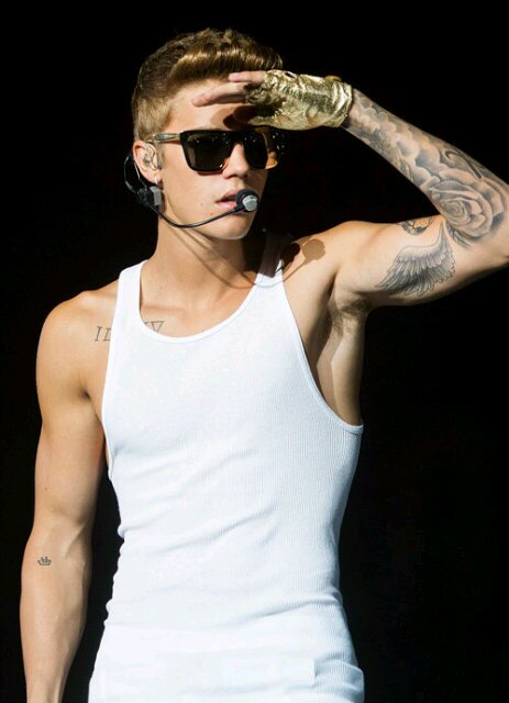You hate justin, I hate you. You respect justin, I love you. You are the fan of justin, You are my best friend. You are a belieber, We are family. A ♡
