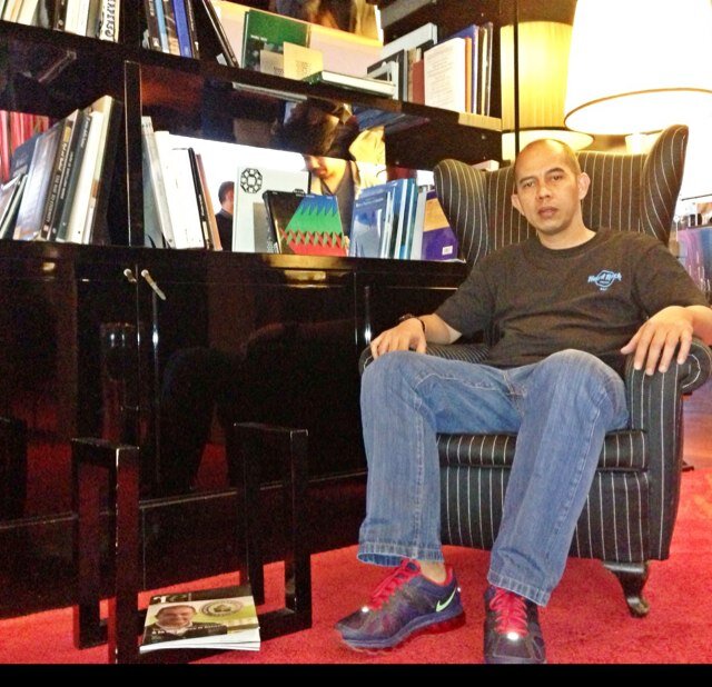 olifeoli's profile picture. Automotive Journalist - 2W & Indonesia Kustom Kultur Enthusiast - Olifeoli Kastem Garas - OKUGA Indonesian Motorcycle Wear