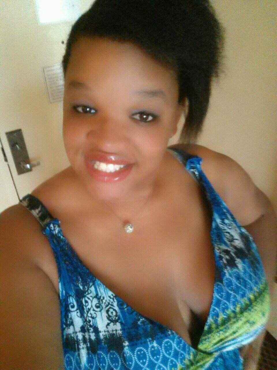 LaurLaur_21's profile picture. if we shoot for the moon and miss at least we'll land amongst the stars