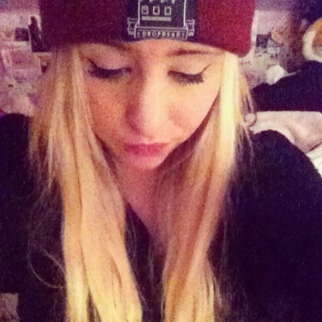 KittyTagada's profile picture. !!NOUVEAU COMPTE : @InesSpitz !! Je re-follow tout l'monde :3.