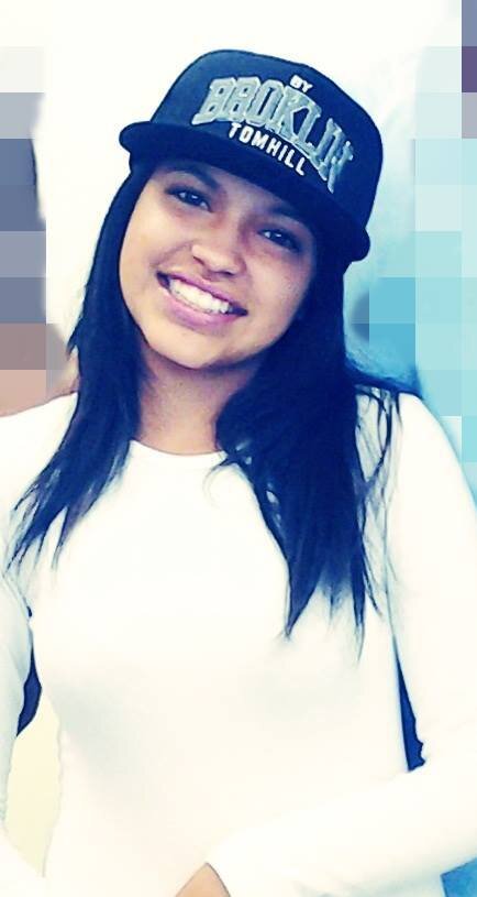 Uma chocolatra estranha,legall,meiga,amg,toda.. toda traballhada na beleza ♫♪