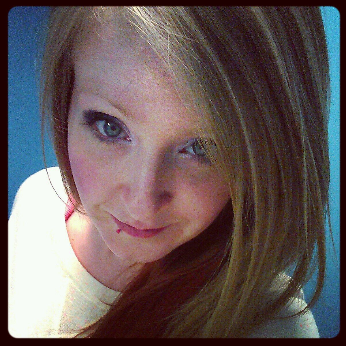 luvmandi's profile picture. i love my life and the people in it. music is my air. no hate. don't judge. just be yourself. i love YOU. smile.