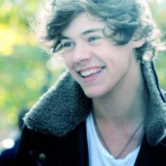 PLEASE FOLLOW @BraveryLouHazza SHE FOLLOW BACK PROMISE :) 3 ily