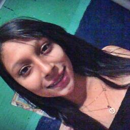 Pra que ler isso? Não é mais fácil me seguir logo? Dai você me conhece pelos meus twittes! (: