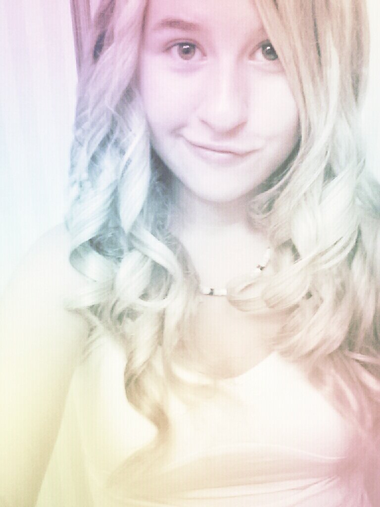 Crazy girl, I loveeeee one direction and NIALL HORAN!!!! 3333
