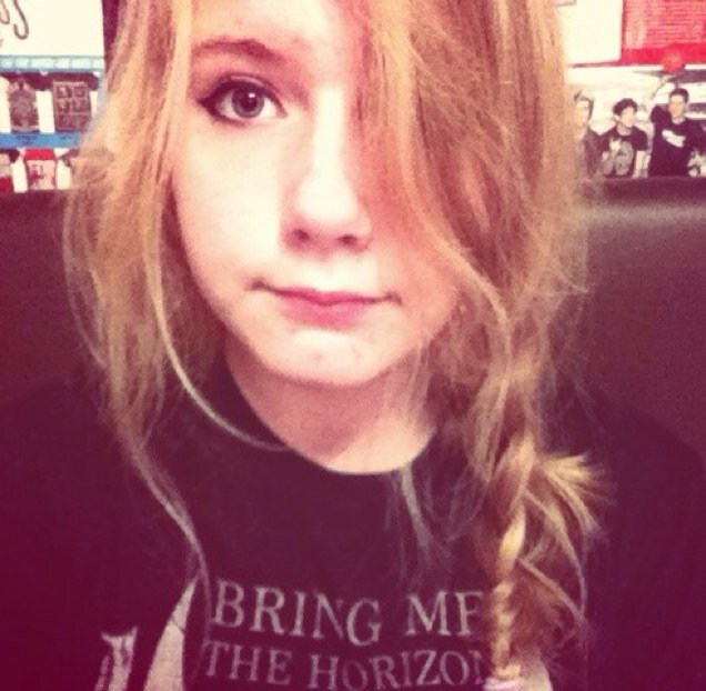[falls through your roof at 200mph] bANDS?? ?? @BU1B454UR tbh