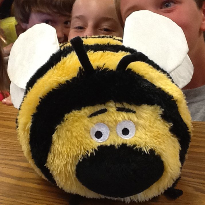 We are a 6th grade class from Ohio. Excited to connect with our favorite authors and classrooms around the world. Will tweet about our 6th gr journey this year.