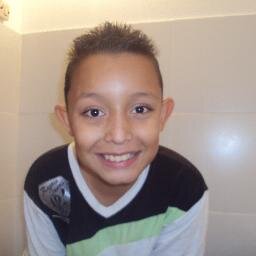 el que sufre por amor llora por guevon.......