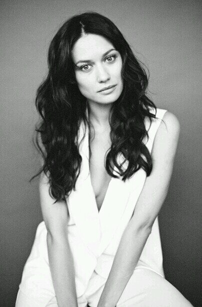 Muggle Studies Professor at Hogwarts School of Witchcraft and Wizardry. 18+, Multi RP, Multi Era. Literate RP.