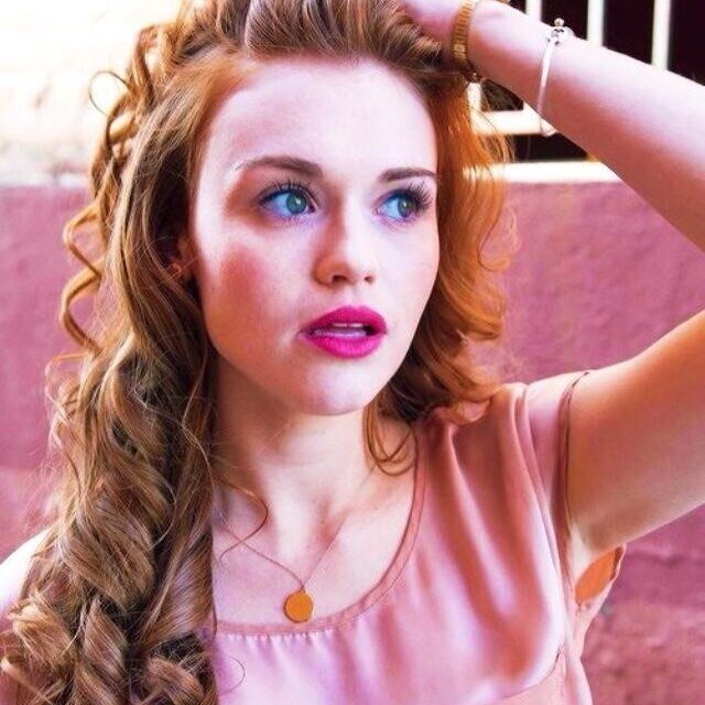 This is a free follow :] Eeryone deserves more followers! Please follow my account @siredtosterek :] Bye hope you gain loads of followers !