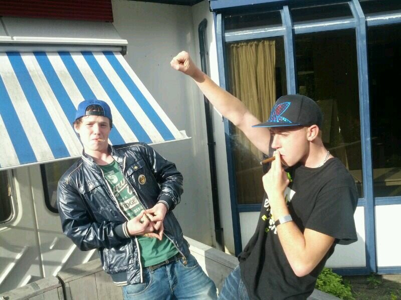 | o7o 4 Evâh !! |    
# A.K.A De WirieBoy | # Rook iets | # BBA               # SweetSmokeHazee 
( Respect voor me BloodBrothers )