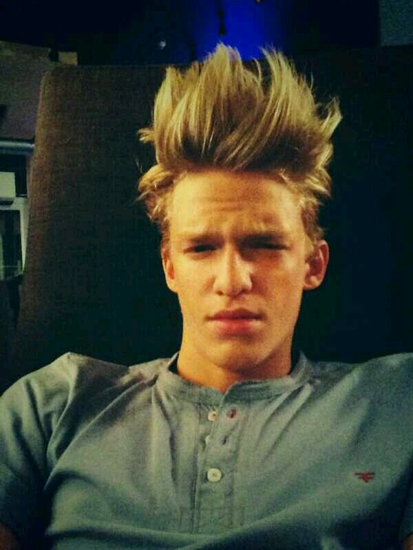 I Love Cody Simpson
@CodySimpson is my 11th follower he  followed me on 3/25/2012 and 04/19/2011