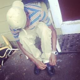 Man dese niggas aint seen no check $$$ RIP lil phat ... i love yooou dree twee was here ! follow mee @tweet_thomas2 ..