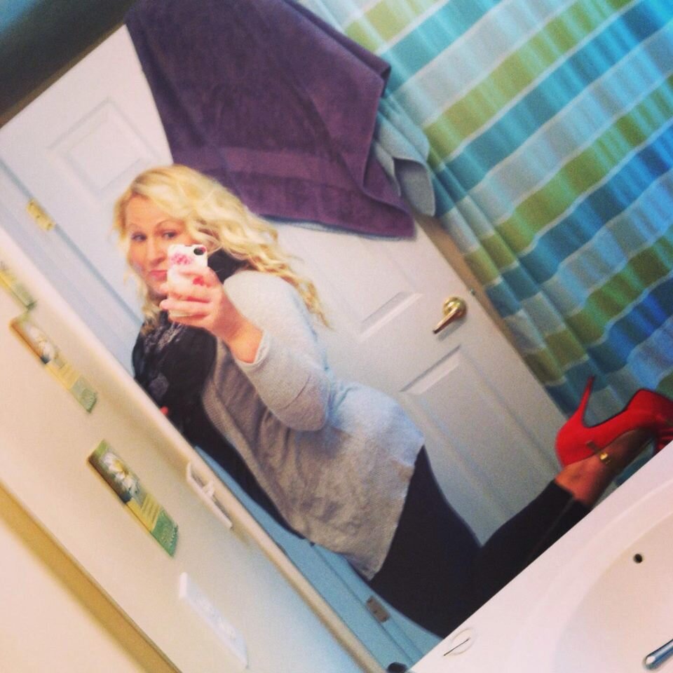 22 Year Old Network Marketing Maniac, Full Time Mother & Dreamer, Changing Lives One Wrap At A Time