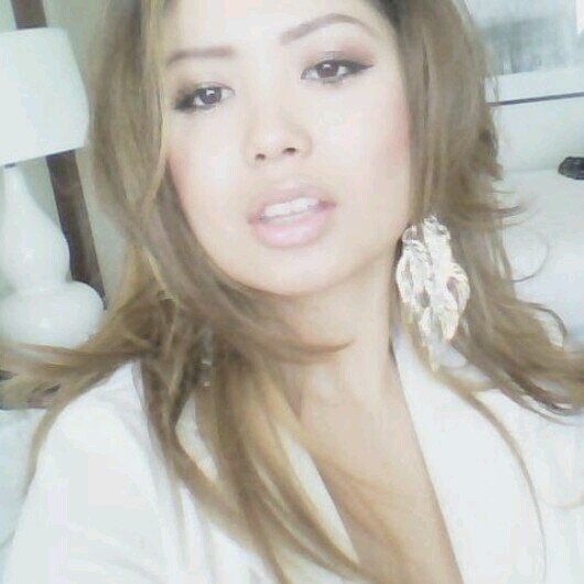 Fashion Designer / Entrepreneur /  : MEZU (珍)