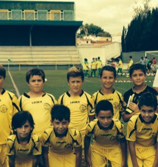 Soy un niño de 11 me gusta el fútbol y el surf y mi equipo es el madrid