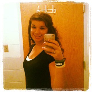 i want to be a onicology for cancer kids and adults cuz its sad to see them suffering :)