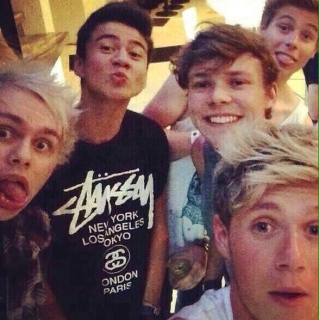 I love 5SOS, One Direction, and food. ~@5SOS followed on 7/31/13! {0/5 & 0/4}