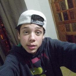 @Gui_CwBrooklin 15 anos moro com meus pais e meus irmãos @feeh_CwBrooklin e #leo