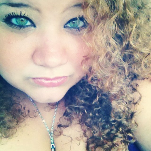 I'm a 25 year old with big dreams and a kind heart :) & I absolutely love @onedirection ;)