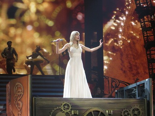 Want to share your experience with the one and only @taylorswift13? You're at the right place :)