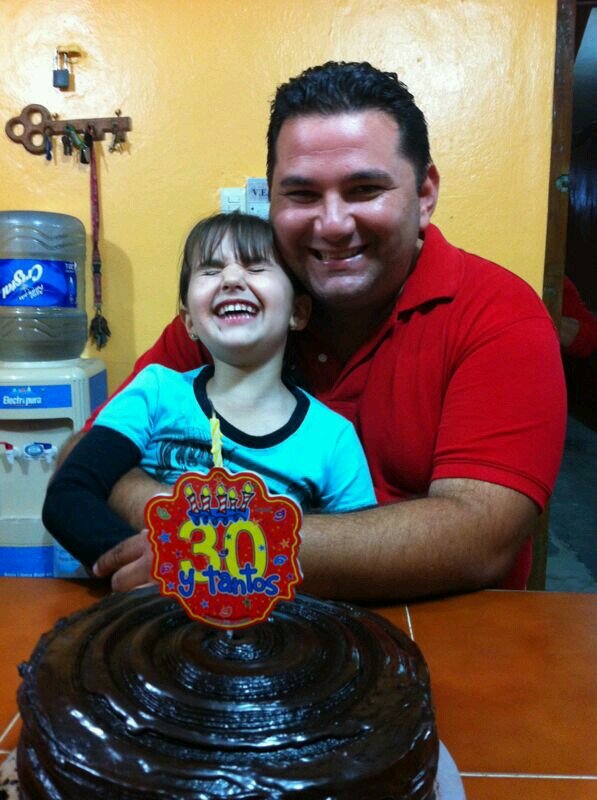 amigo, arquero y orgulloso padre de una chiquidracula!!! peace & love
