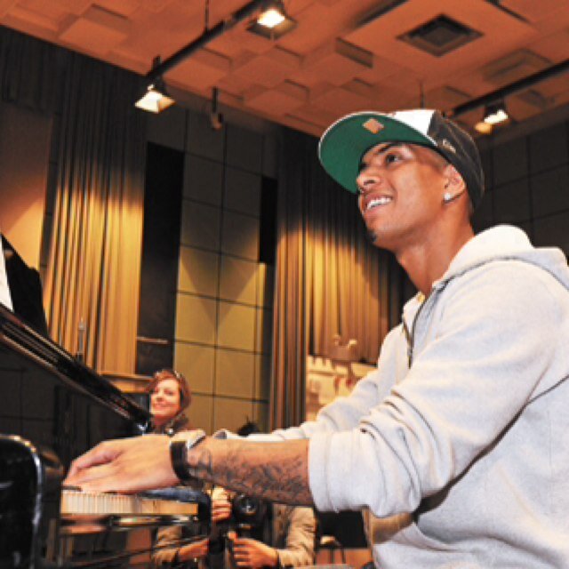 HERE TO SUPPORT ANYTHING N-DUBZ!