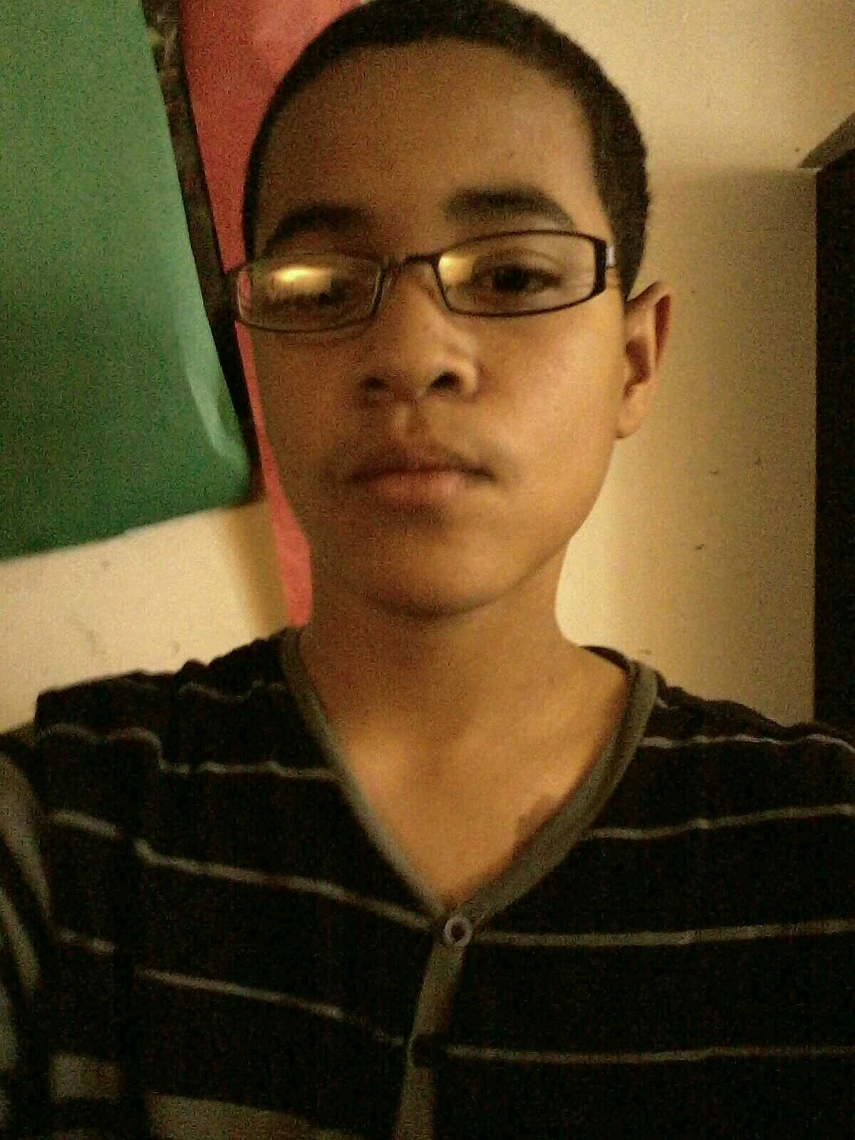 ke07717062's profile picture. im a sniper at heart always on and off on it but im good. love xbox Gamertag: zombiekillahxx5 optic jewel and nade shot are the best