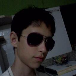 Eu sou cheio de falhas e defeitos!Não me julgue,porque você não é perfeito e também já errou na vida.Olhe sempre para você antes de julgar alguém .