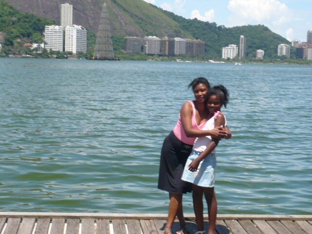 Gosto de volei, handbol,amo macarrão e musica gospel.meus pais são Marcos de Assis candido,e Gleice Mara itelvino costa candido!!